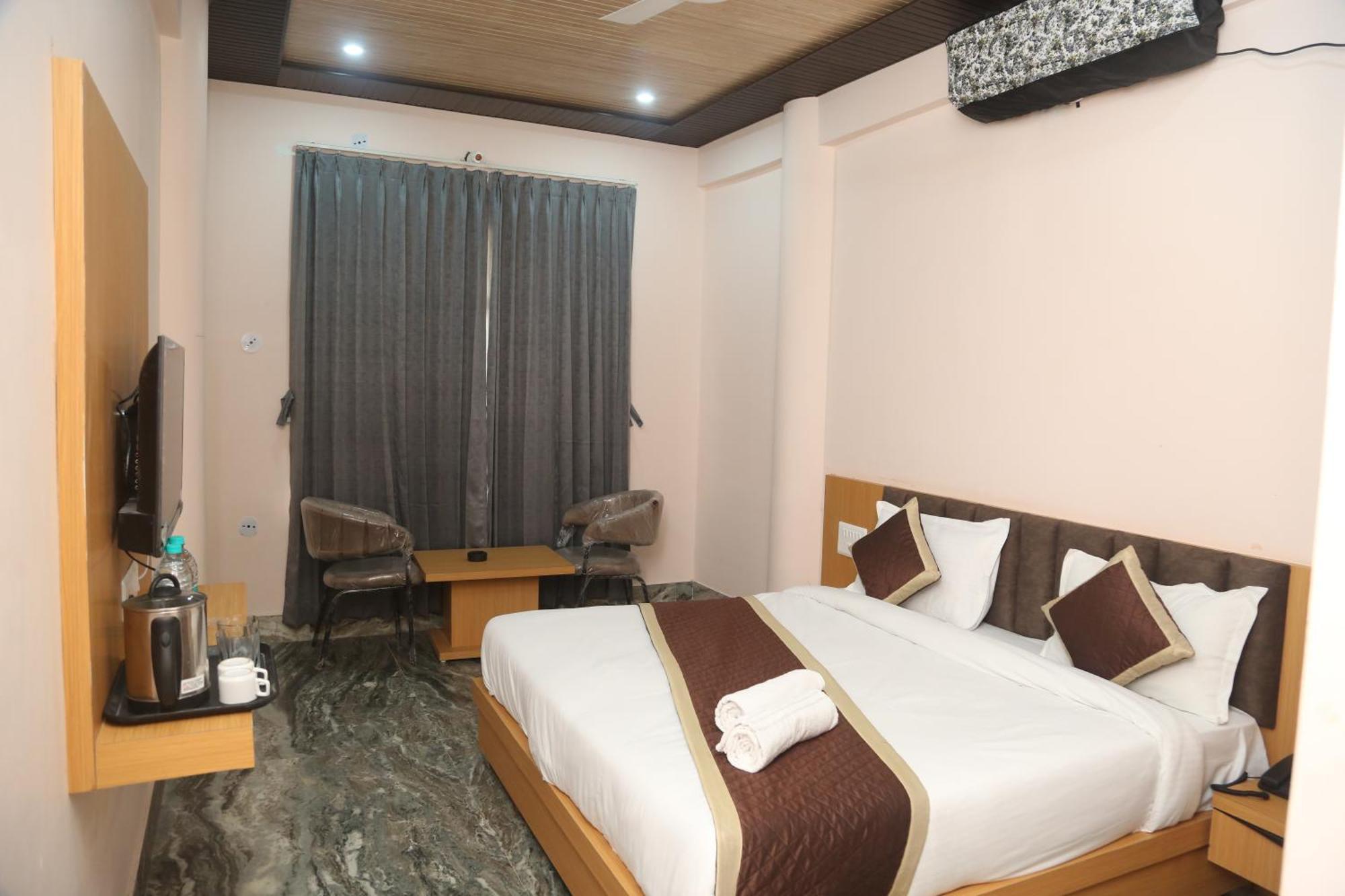Hotel Kirti Plaza Chittorgarh Esterno foto