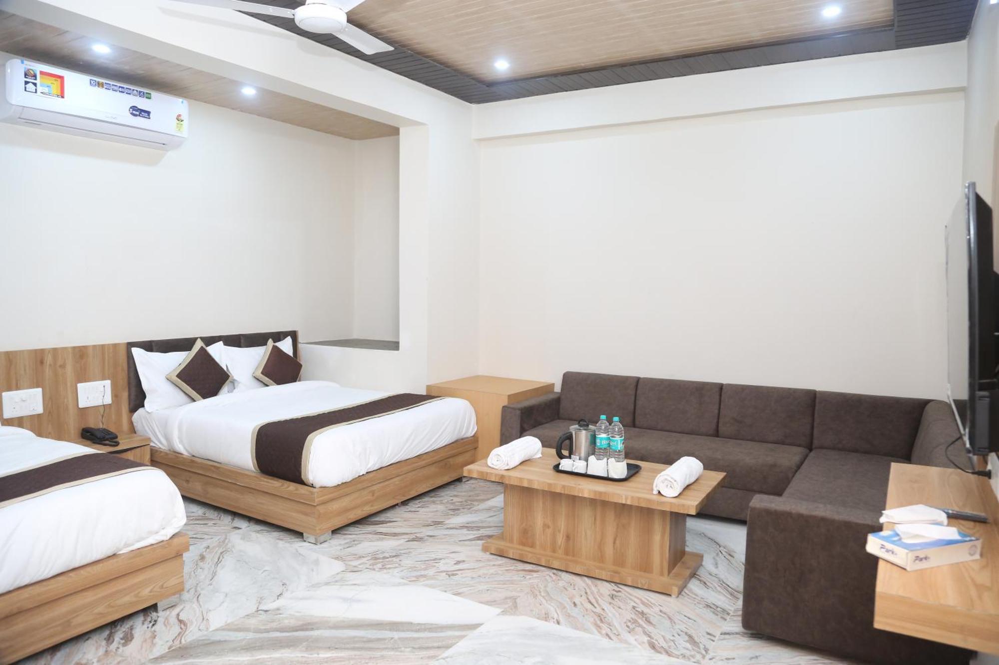 Hotel Kirti Plaza Chittorgarh Esterno foto