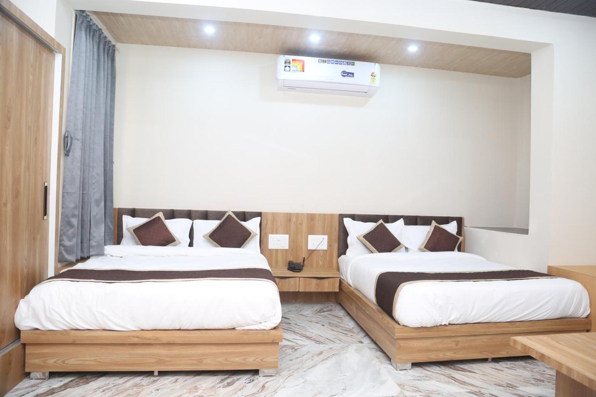Hotel Kirti Plaza Chittorgarh Esterno foto