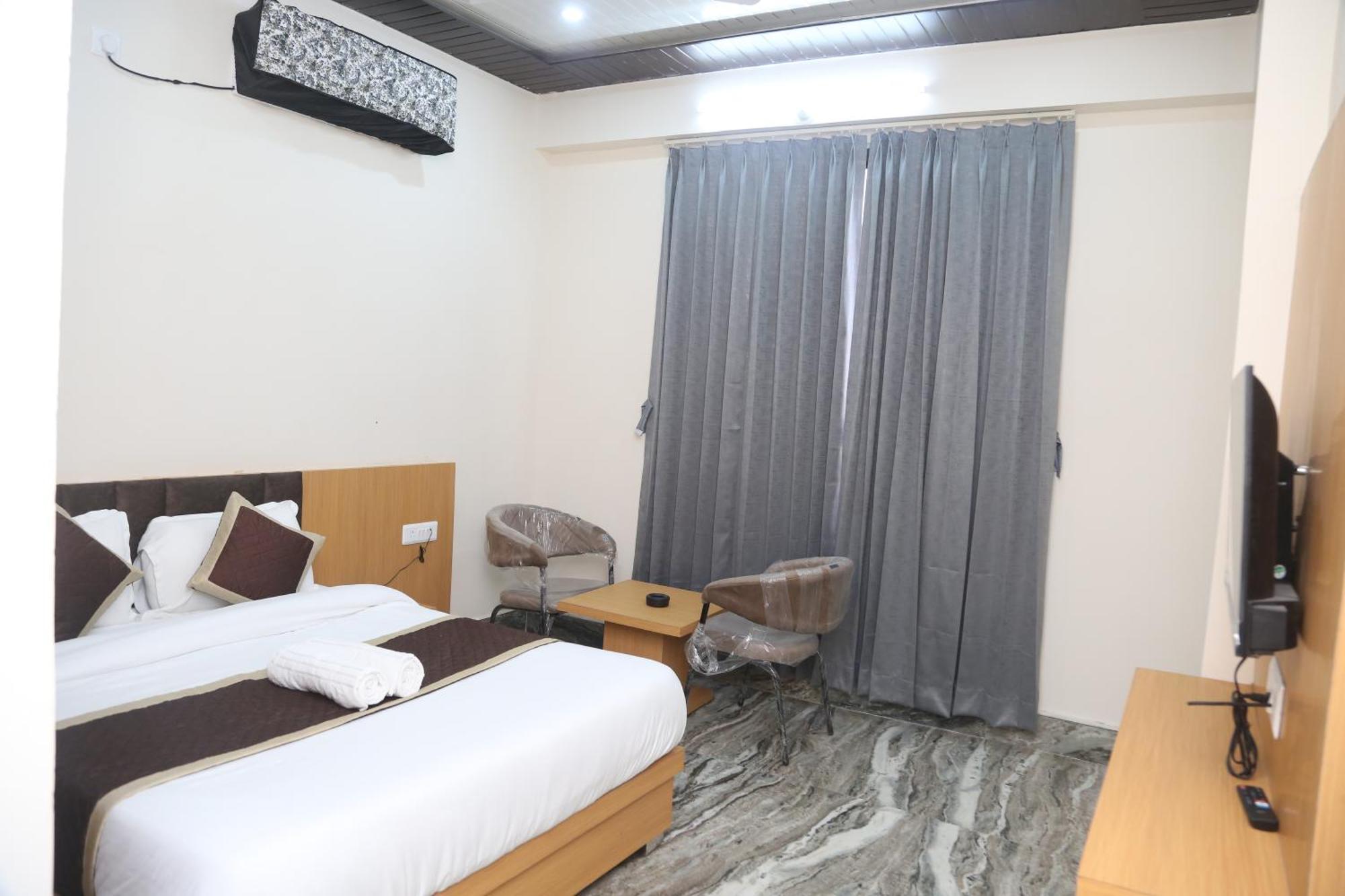 Hotel Kirti Plaza Chittorgarh Esterno foto
