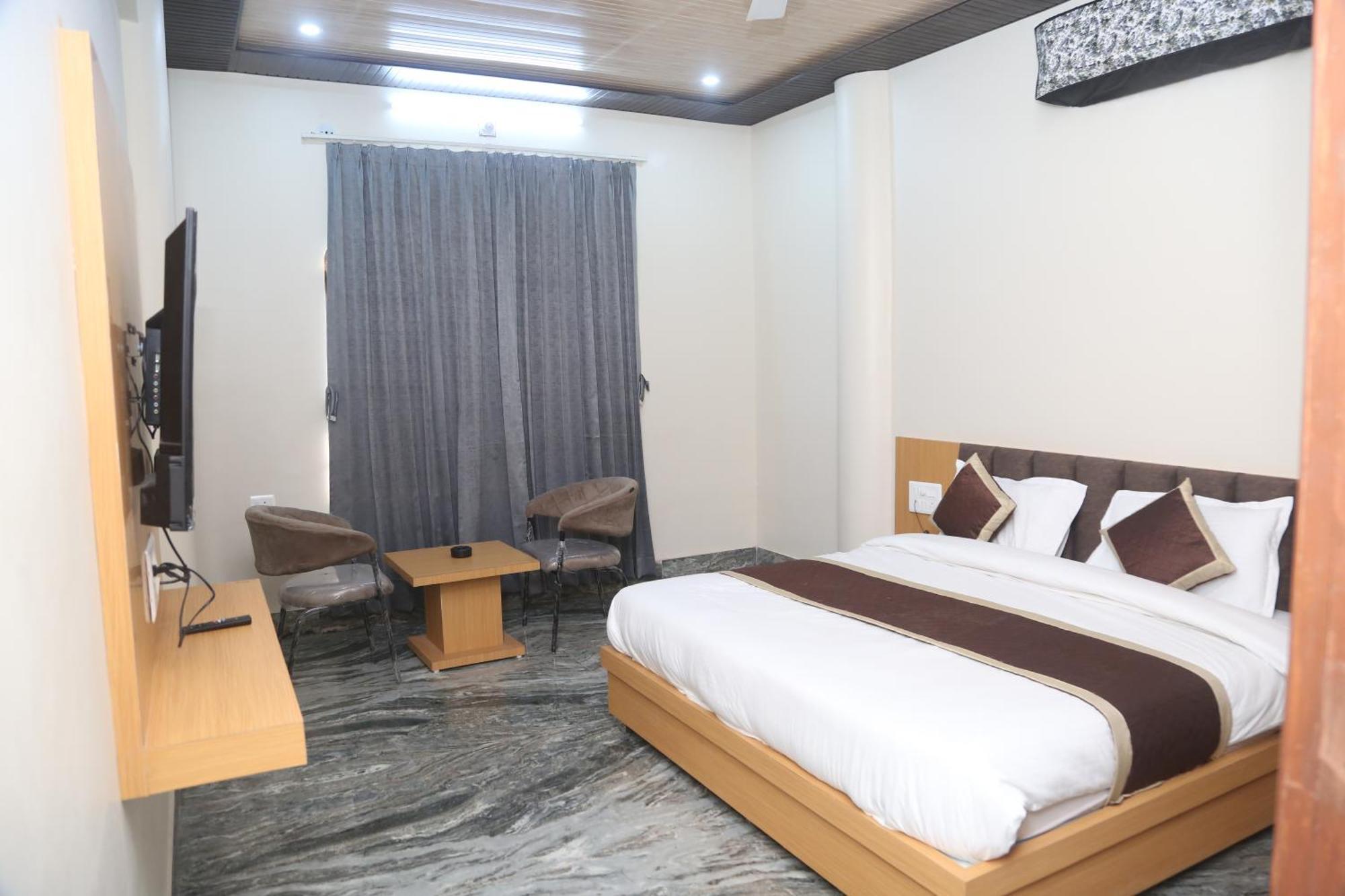 Hotel Kirti Plaza Chittorgarh Esterno foto