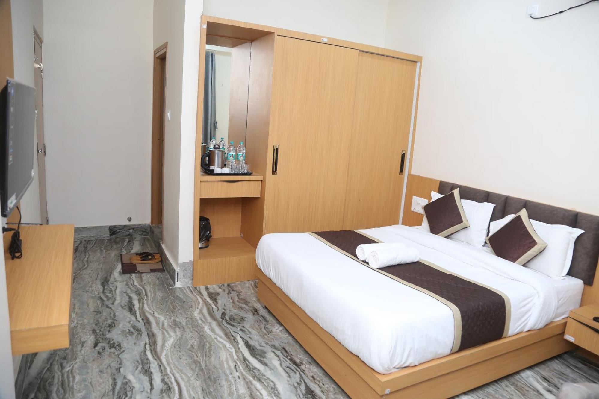 Hotel Kirti Plaza Chittorgarh Esterno foto